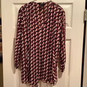 Women’s Alfani vneck shirt